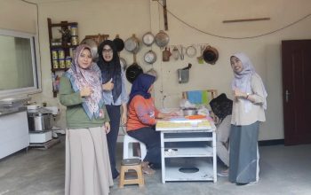 Pendampingan Penyuluh Agama Islam Tulungagung untuk Bolen & Cakes “Berlian”: Dari UMKM Lokal Menuju Produk Halal Terpercaya
