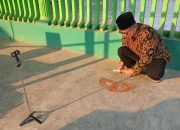 Memanfaatkan Rashdul Qiblat, KUA Rejotangan Mengukur Arah Kiblat Masjid Al Khoir