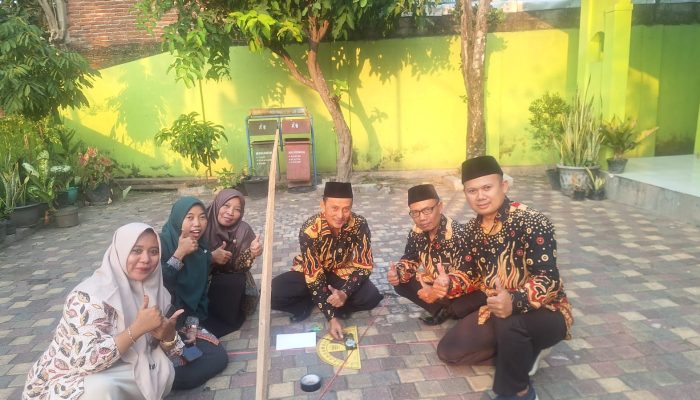 Akurat dan Ilmiah, KUA Tulungagung Verifikasi Arah Kiblat Melalui Fenomena Rashdul Qiblat